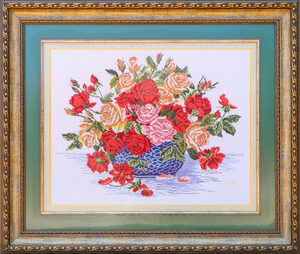 Csi 528 Cross Stitched Roses In A Vase