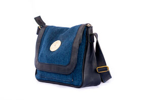 Atoti Sling Bag